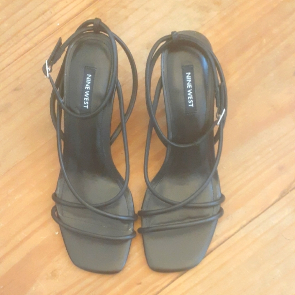 NWOB - Nine West Black Kitten Heel Ankle Strap Sandal - 9